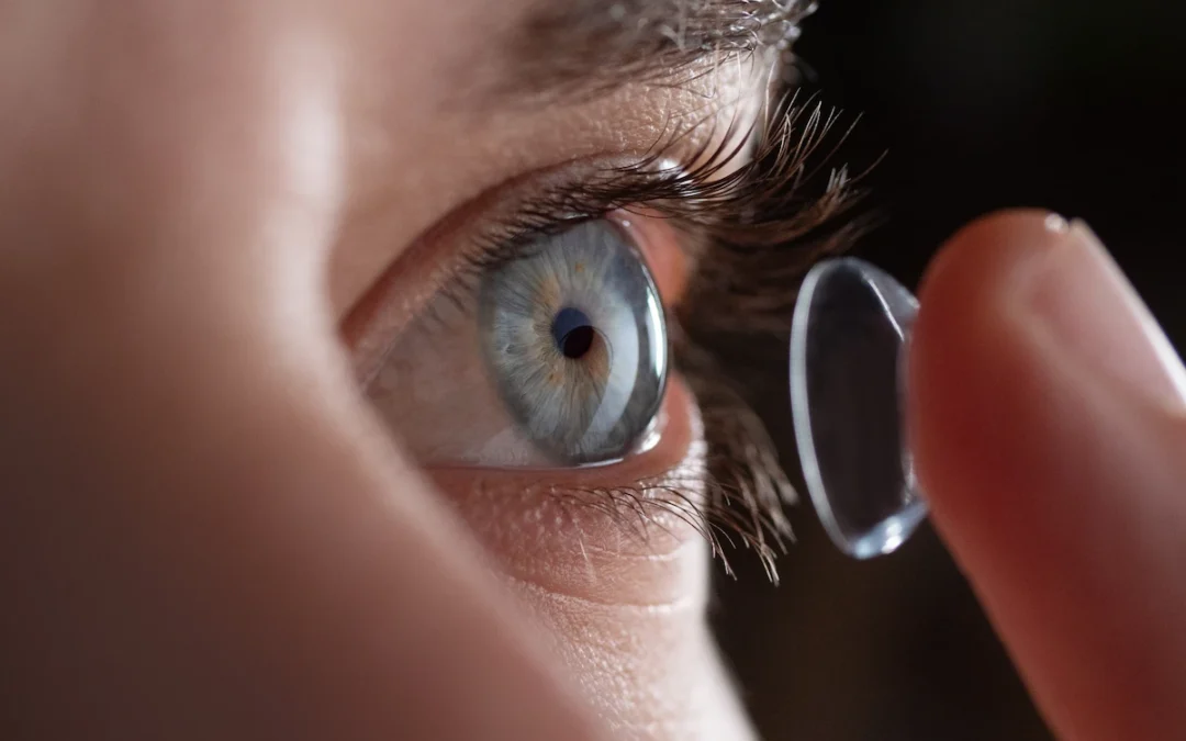 Daily vs. Monthly Contact Lenses: Which Is Better for You?